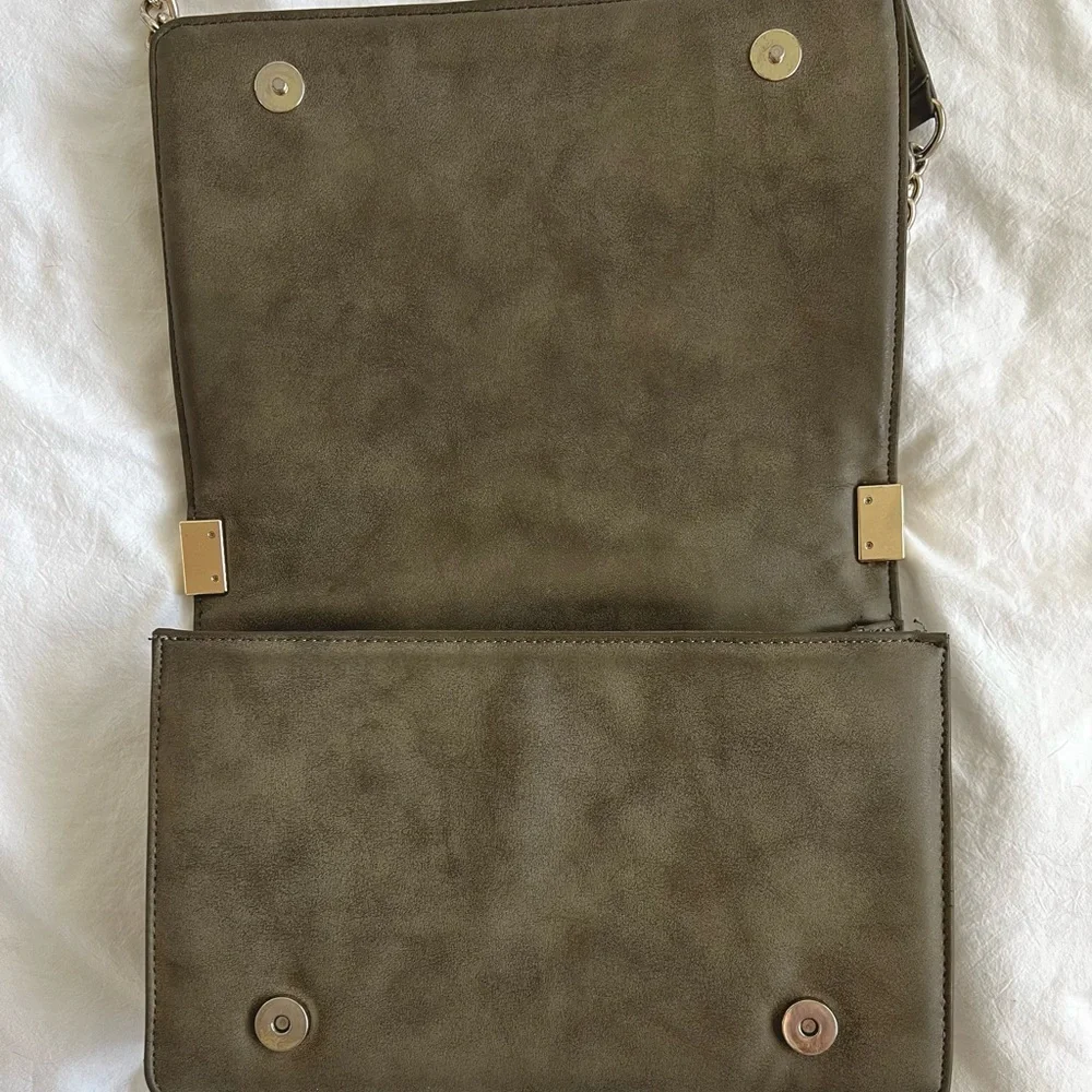 Bebe purse - Picture 3 of 4
